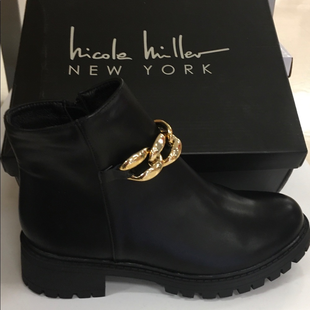 🖤”New”Nicole Miller’s 🤩Gold Chain Black Combat